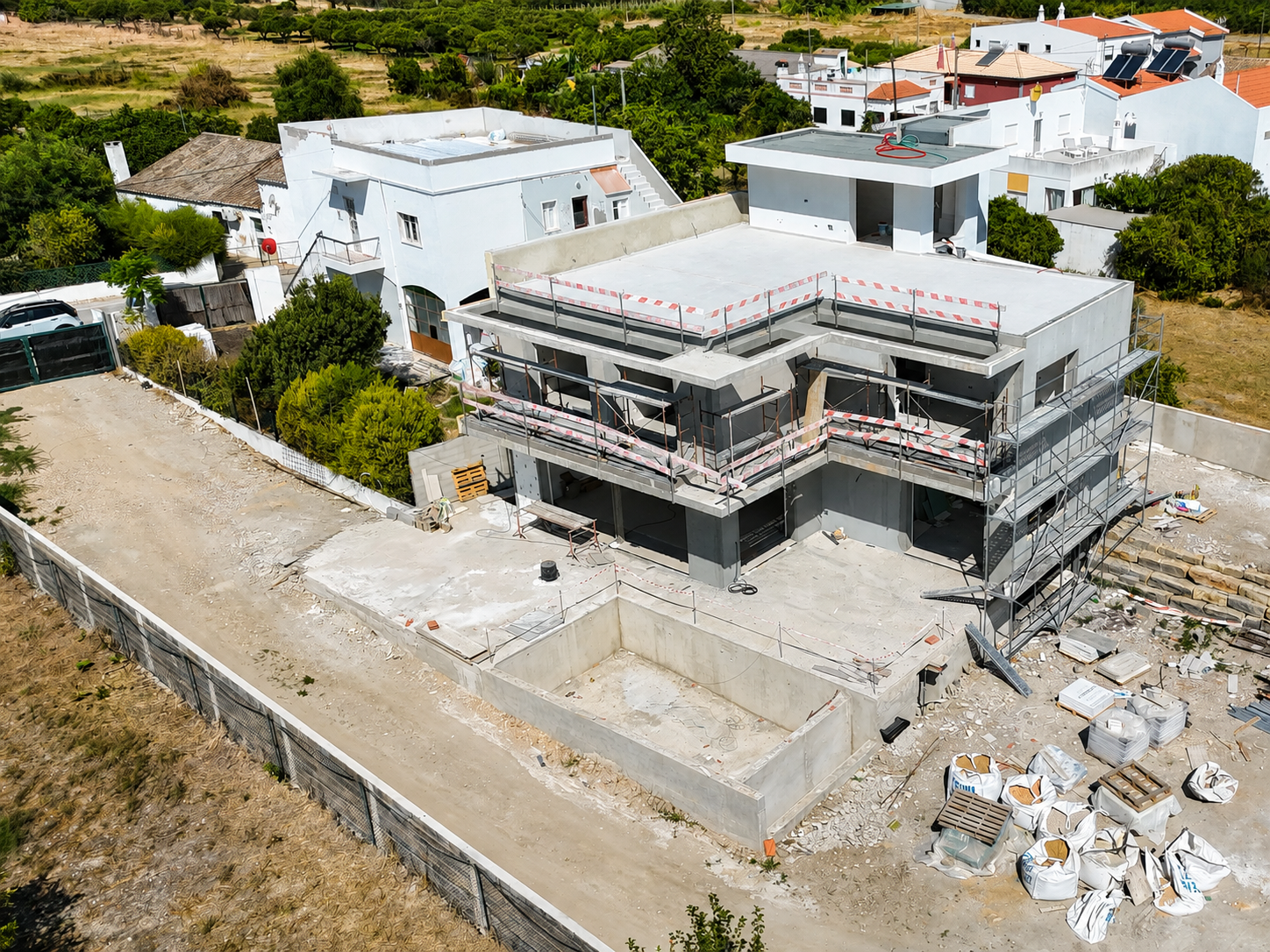 Moradia T4 de Luxo com Piscina Infinita e Vista Mar na Luz de Tavira